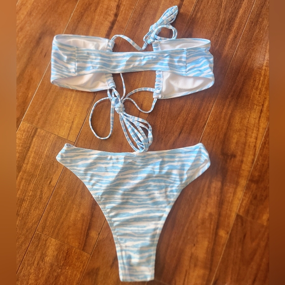 Criss Cross Halter Bikini Set - Picture 4 of 5
